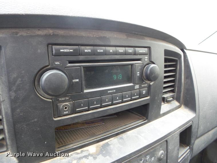 image for item AG9005 2008 Dodge Ram 2500 Quad Cab pickup truck