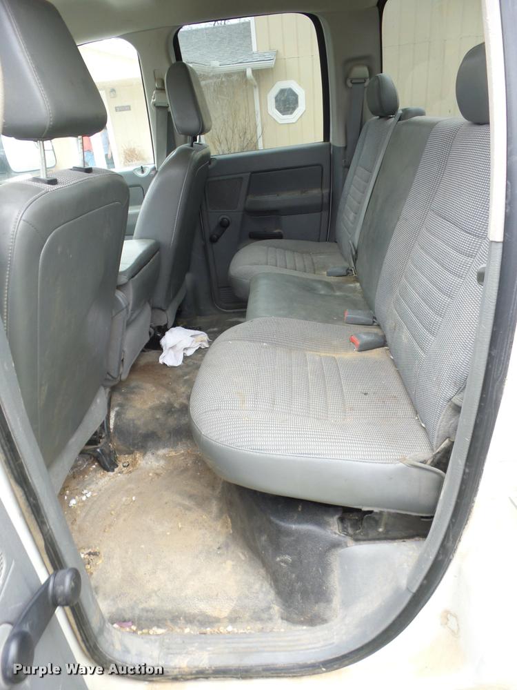 image for item AG9005 2008 Dodge Ram 2500 Quad Cab pickup truck