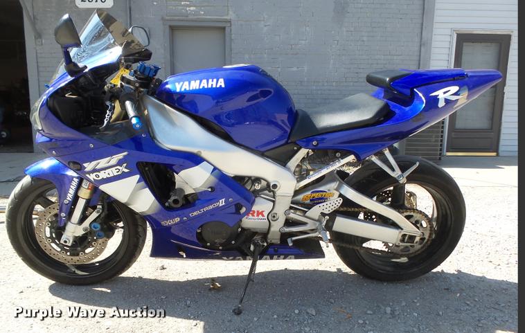 image for item AU9623 2000 Yamaha Vortex YZF-R1 motorcycle