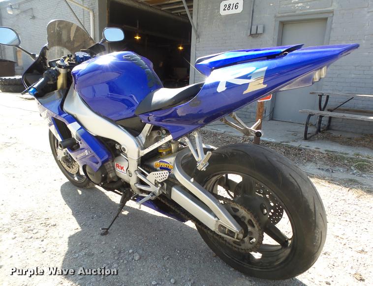 image for item AU9623 2000 Yamaha Vortex YZF-R1 motorcycle