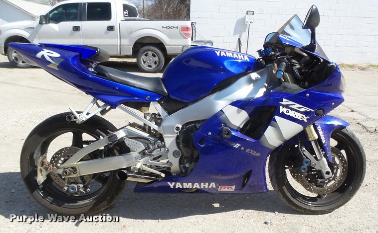 image for item AU9623 2000 Yamaha Vortex YZF-R1 motorcycle