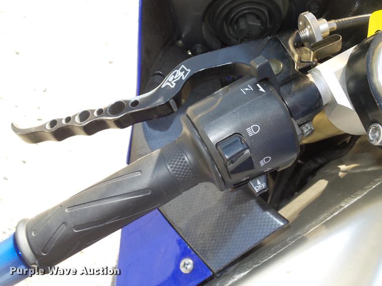 image for item AU9623 2000 Yamaha Vortex YZF-R1 motorcycle