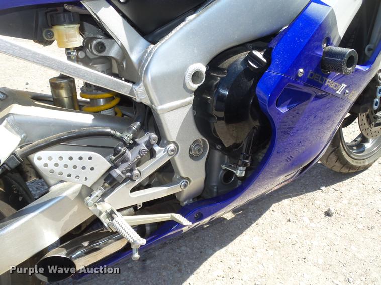 image for item AU9623 2000 Yamaha Vortex YZF-R1 motorcycle