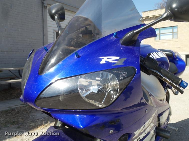 image for item AU9623 2000 Yamaha Vortex YZF-R1 motorcycle