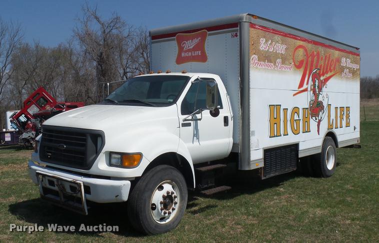 image for item BH9272 2000 Ford F750 refrigerated box truck