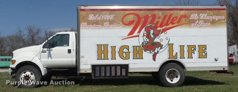 image for item BH9272 2000 Ford F750 refrigerated box truck