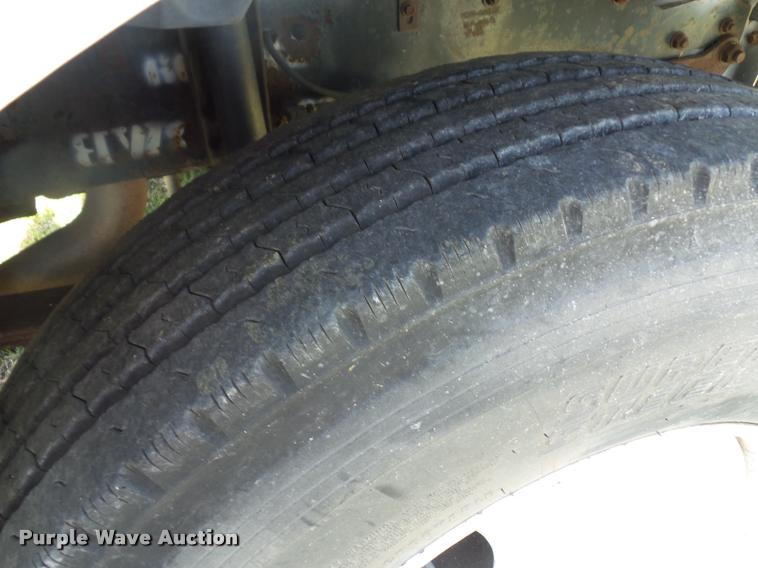 image for item BH9272 2000 Ford F750 refrigerated box truck