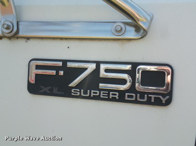 image for item BH9272 2000 Ford F750 refrigerated box truck