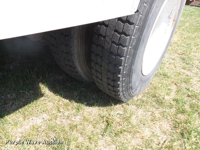 image for item BH9272 2000 Ford F750 refrigerated box truck