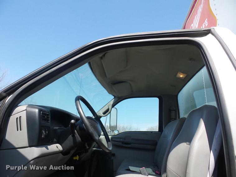 image for item BH9272 2000 Ford F750 refrigerated box truck