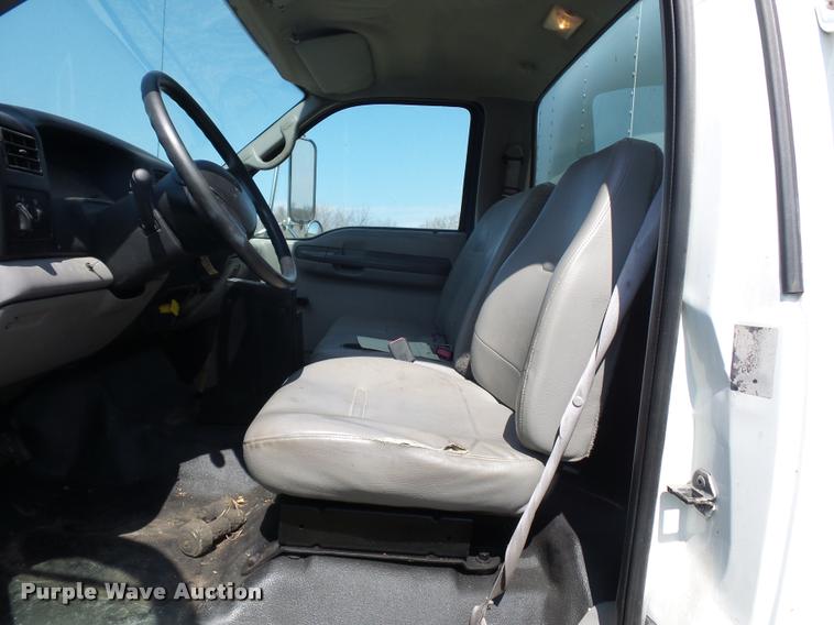 image for item BH9272 2000 Ford F750 refrigerated box truck