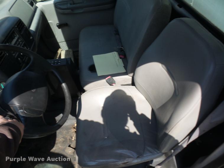 image for item BH9272 2000 Ford F750 refrigerated box truck