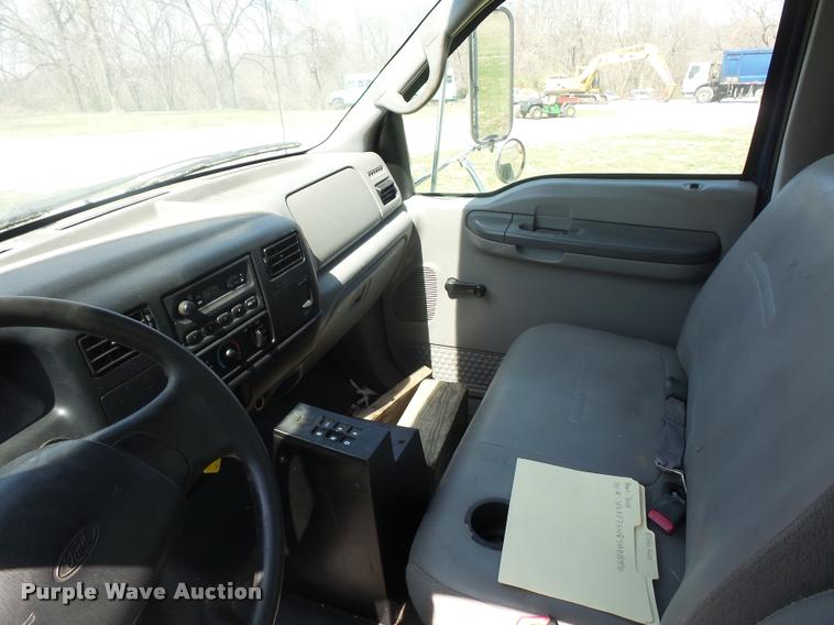 image for item BH9272 2000 Ford F750 refrigerated box truck