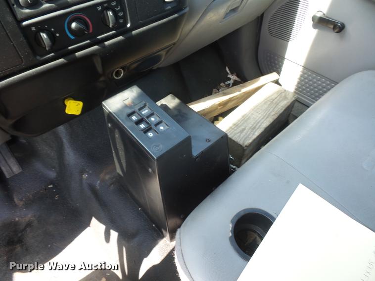 image for item BH9272 2000 Ford F750 refrigerated box truck