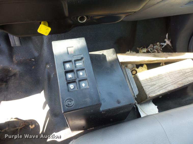 image for item BH9272 2000 Ford F750 refrigerated box truck