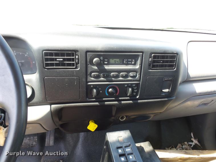 image for item BH9272 2000 Ford F750 refrigerated box truck