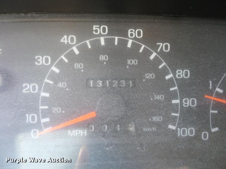 image for item BH9272 2000 Ford F750 refrigerated box truck