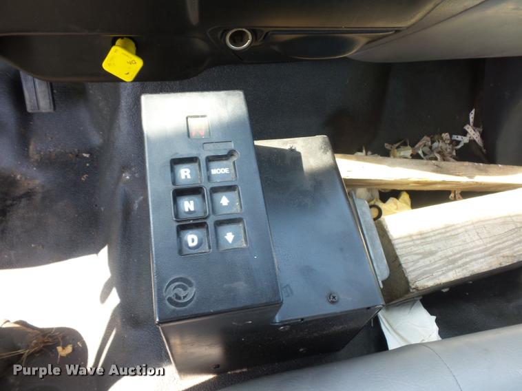 image for item BH9272 2000 Ford F750 refrigerated box truck