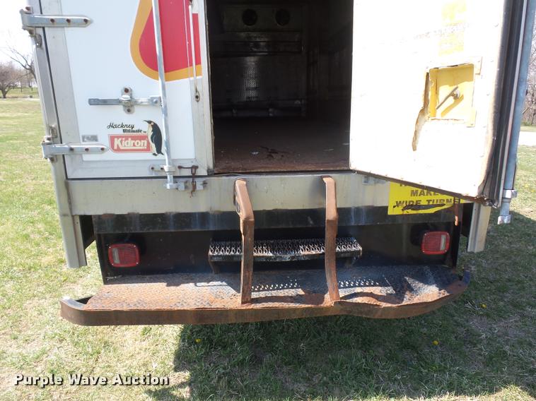 image for item BH9272 2000 Ford F750 refrigerated box truck