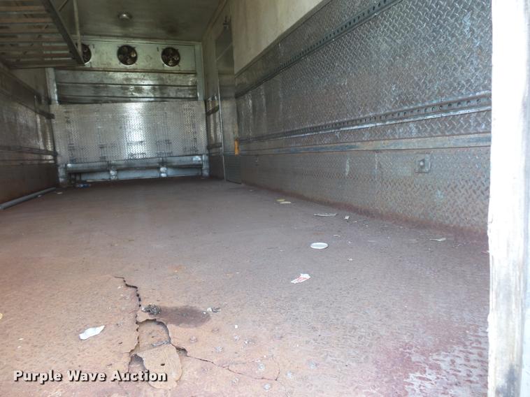 image for item BH9272 2000 Ford F750 refrigerated box truck