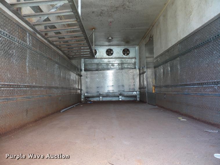 image for item BH9272 2000 Ford F750 refrigerated box truck