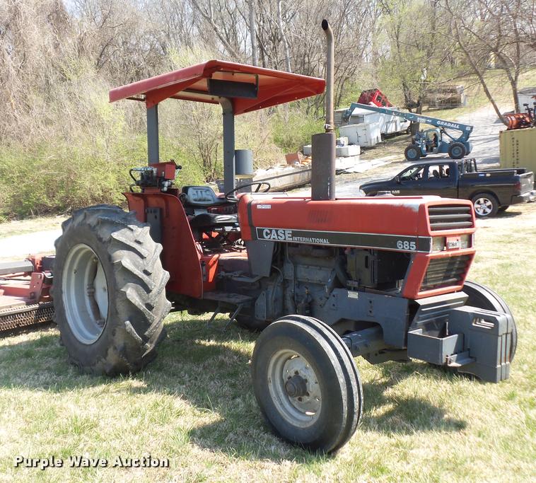 image for item BH9276 Case 685 tractor