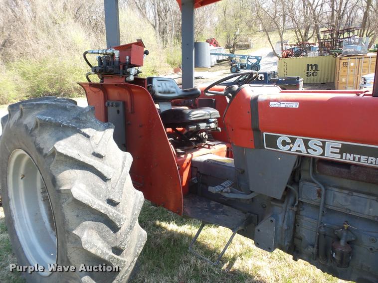 image for item BH9276 Case 685 tractor