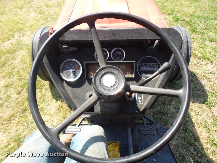 image for item BH9276 Case 685 tractor