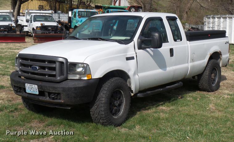 image for item BH9283 2004 Ford F250 Super Duty SuperCab pickup truck