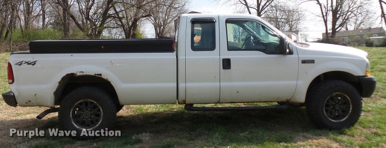 image for item BH9283 2004 Ford F250 Super Duty SuperCab pickup truck