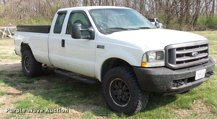image for item BH9283 2004 Ford F250 Super Duty SuperCab pickup truck