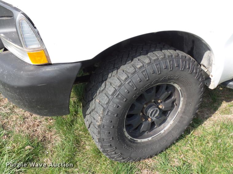 image for item BH9283 2004 Ford F250 Super Duty SuperCab pickup truck