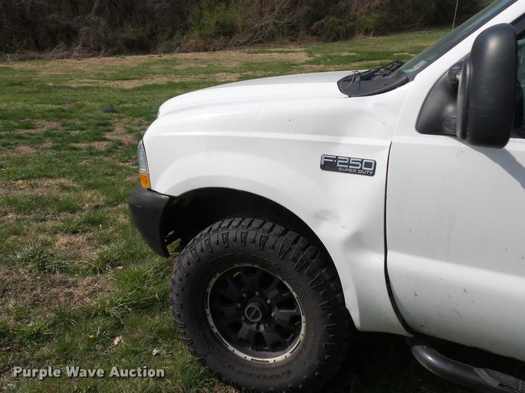 image for item BH9283 2004 Ford F250 Super Duty SuperCab pickup truck