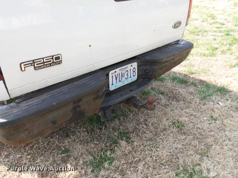 image for item BH9283 2004 Ford F250 Super Duty SuperCab pickup truck