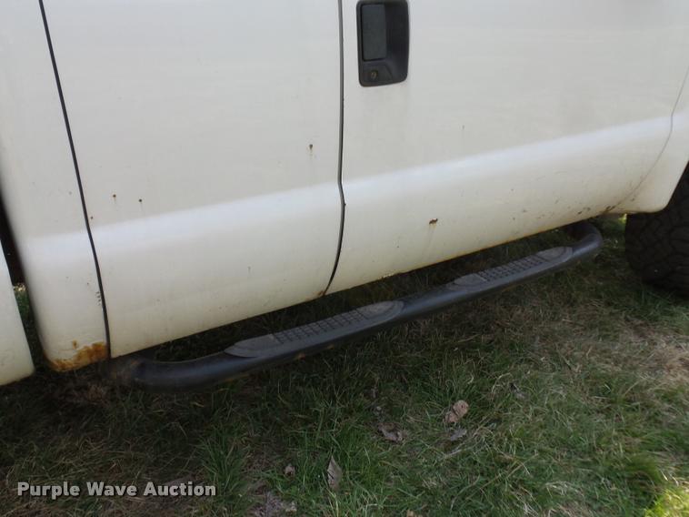 image for item BH9283 2004 Ford F250 Super Duty SuperCab pickup truck