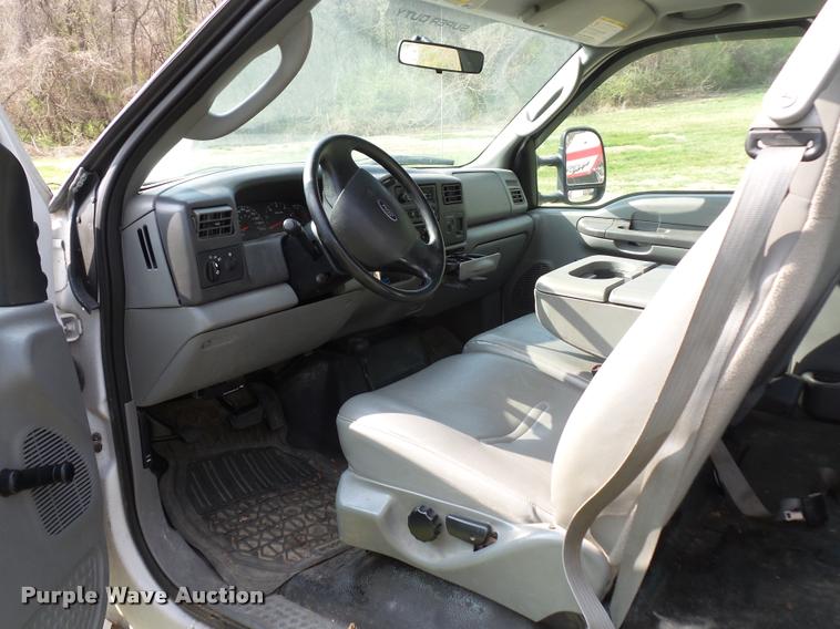 image for item BH9283 2004 Ford F250 Super Duty SuperCab pickup truck