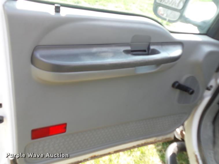 image for item BH9283 2004 Ford F250 Super Duty SuperCab pickup truck