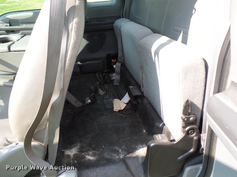 image for item BH9283 2004 Ford F250 Super Duty SuperCab pickup truck