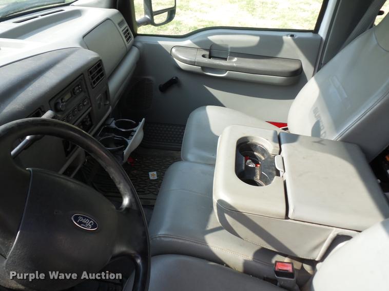 image for item BH9283 2004 Ford F250 Super Duty SuperCab pickup truck