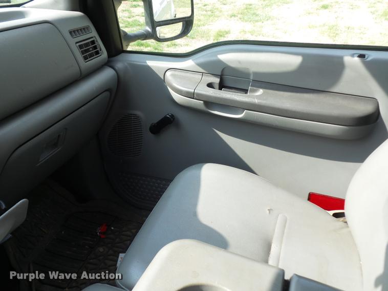 image for item BH9283 2004 Ford F250 Super Duty SuperCab pickup truck