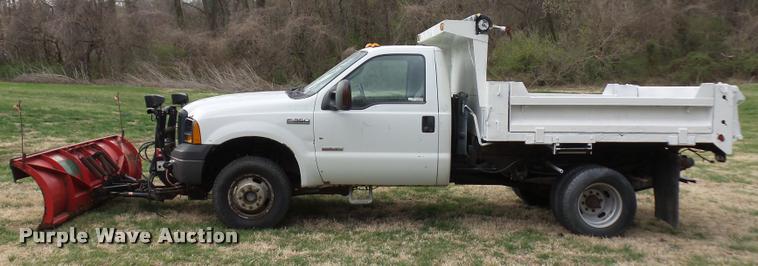 image for item BH9287 2007 Ford F350 Super Duty dump bed pickup truck