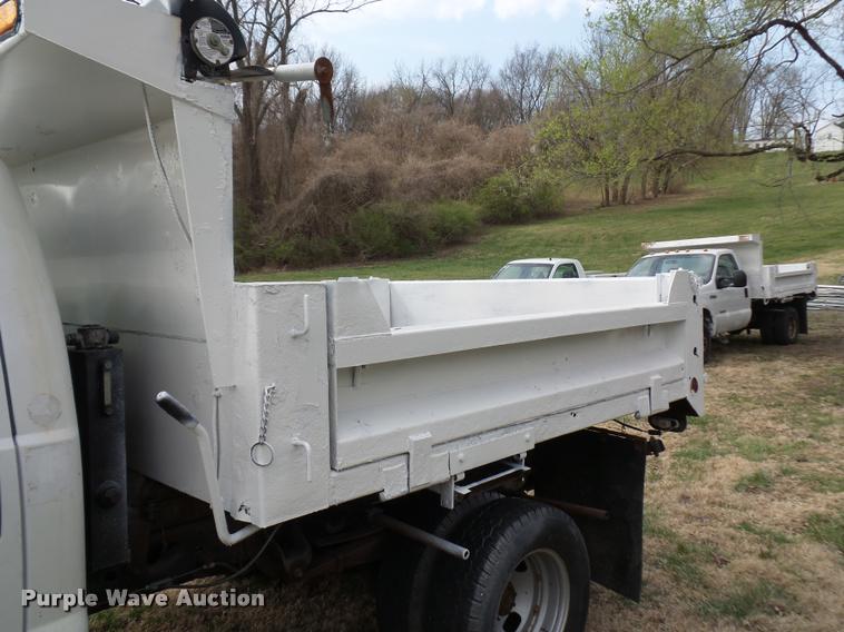 image for item BH9287 2007 Ford F350 Super Duty dump bed pickup truck