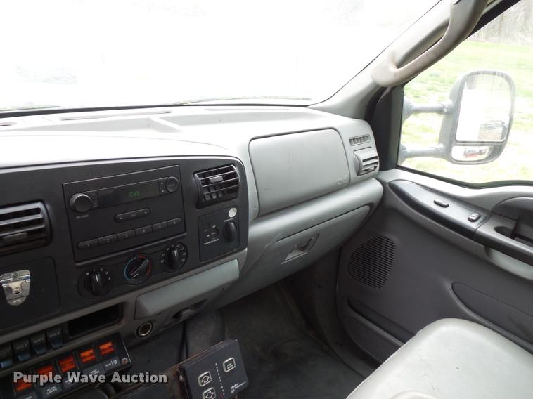 image for item BH9287 2007 Ford F350 Super Duty dump bed pickup truck