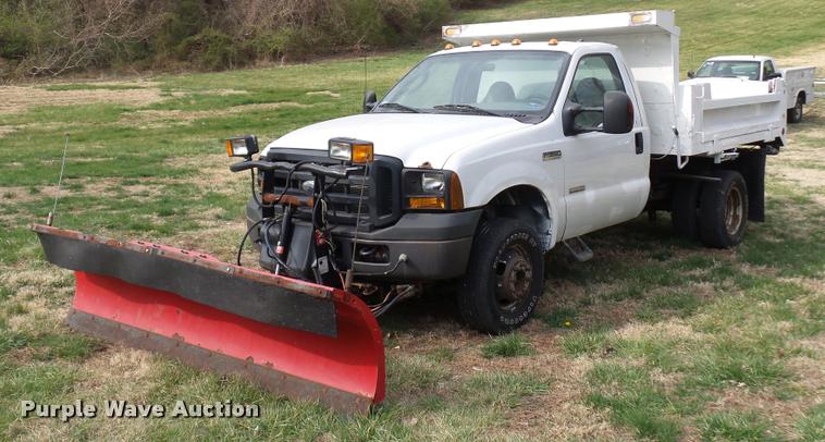 image for item BH9288 2007 Ford F350 Super Duty dump bed pickup truck