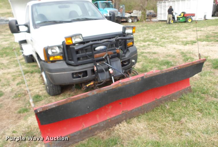 image for item BH9288 2007 Ford F350 Super Duty dump bed pickup truck
