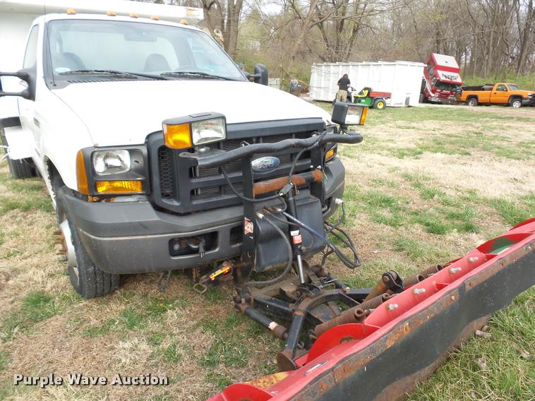 image for item BH9288 2007 Ford F350 Super Duty dump bed pickup truck