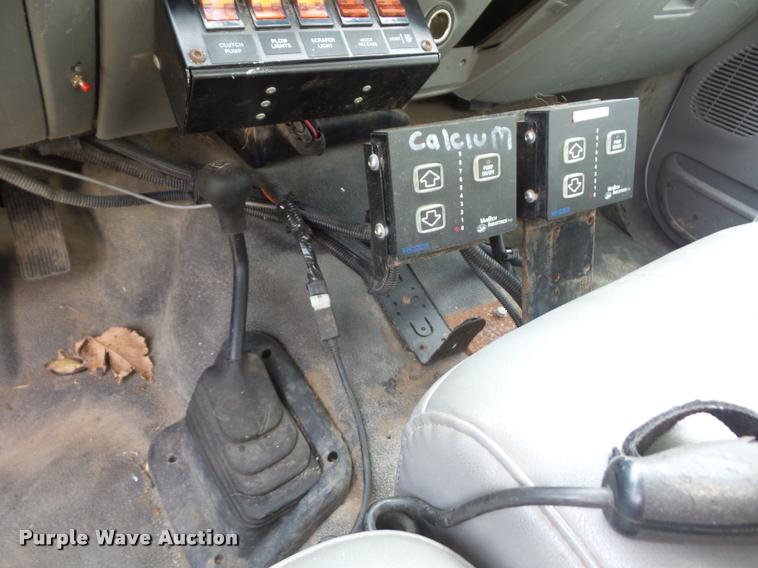 image for item BH9288 2007 Ford F350 Super Duty dump bed pickup truck