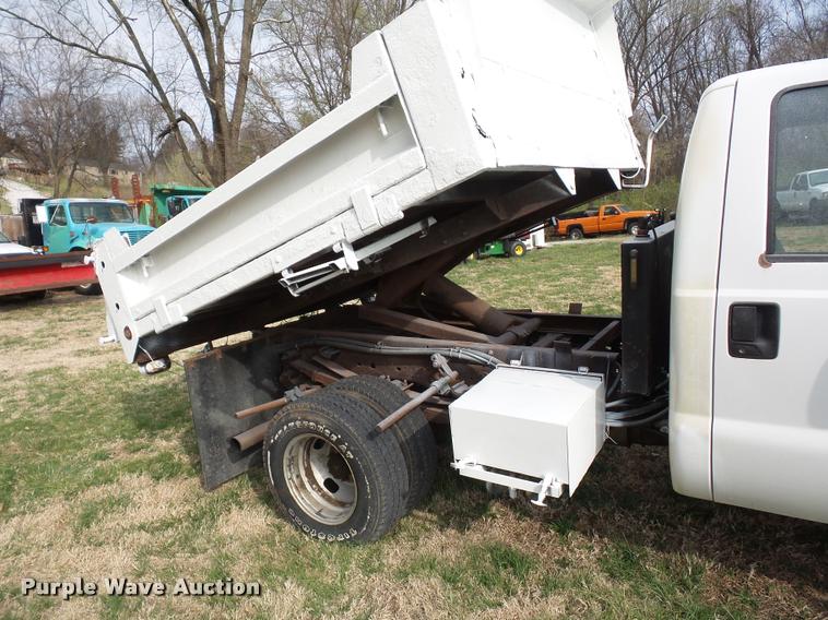 image for item BH9288 2007 Ford F350 Super Duty dump bed pickup truck