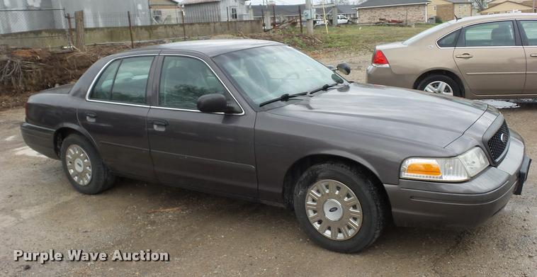 image for item BI9099 2004 Ford Crown Victoria Police Interceptor