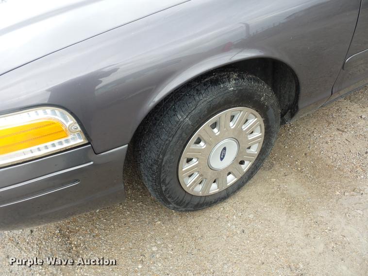 image for item BI9099 2004 Ford Crown Victoria Police Interceptor